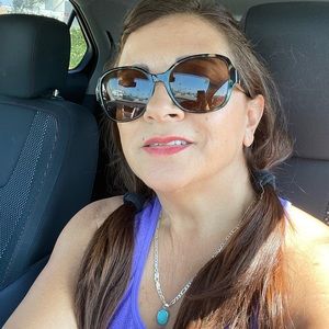 Meet your Posher, Gena